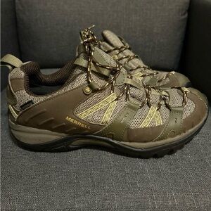 Merrell waterproof vibram shoes size 9
